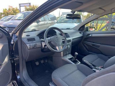 OPEL ASTRA H 1.4 GTC Cosmo M.o.-i. 1.tul. 113e km. 4 évszakos gumik!