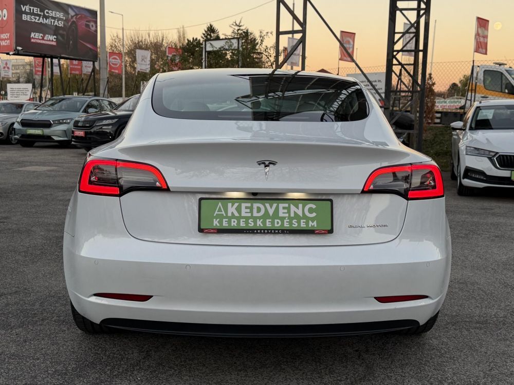 TESLA MODEL 3 Long Range AWD (Automata) 75e km. FEHÉR BELSŐ!