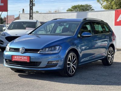 VOLKSWAGEN GOLF VII Variant 2.0 TDI Comfortline 4Motion Dynaudio HIFI. végig vezetett szervízkönyv