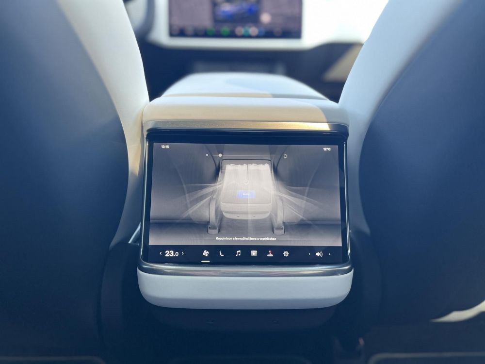 TESLA MODEL S Long Range AWD (Automata) Yoke kormány. Fehér belső. 21 felni. Garanciális