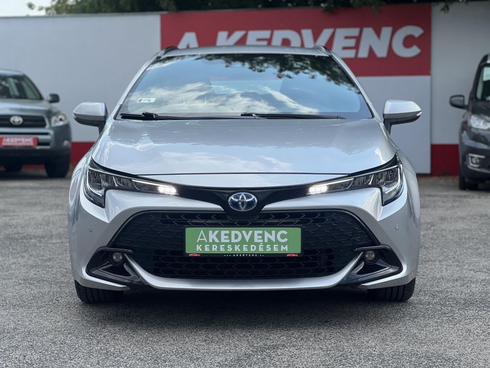 TOYOTA COROLLA Touring Sports 1.8 Hybrid Comfort Style Tech e-CVT M.o.-i. 1.tul. 57e km. végig márkaszervizelt!