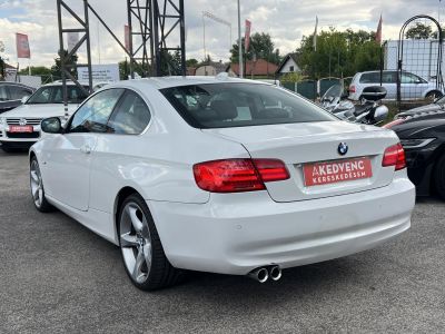 BMW 325i 3000-es. 6 HENGERES!