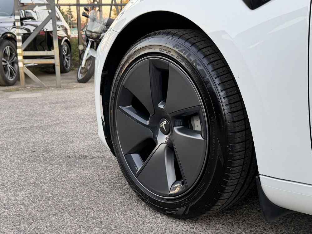 TESLA MODEL 3 Long Range AWD (Automata) 75e km. FEHÉR BELSŐ!