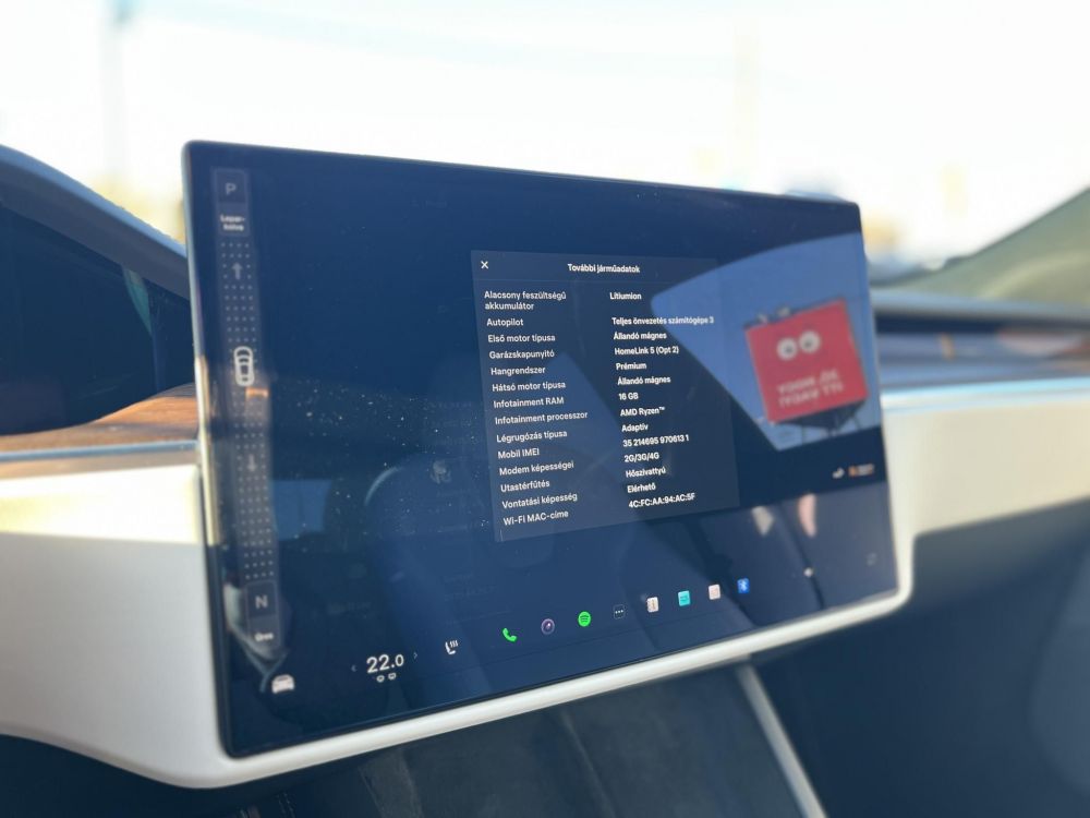 TESLA MODEL S Long Range AWD (Automata) Yoke kormány. Fehér belső. 21 felni. Garanciális