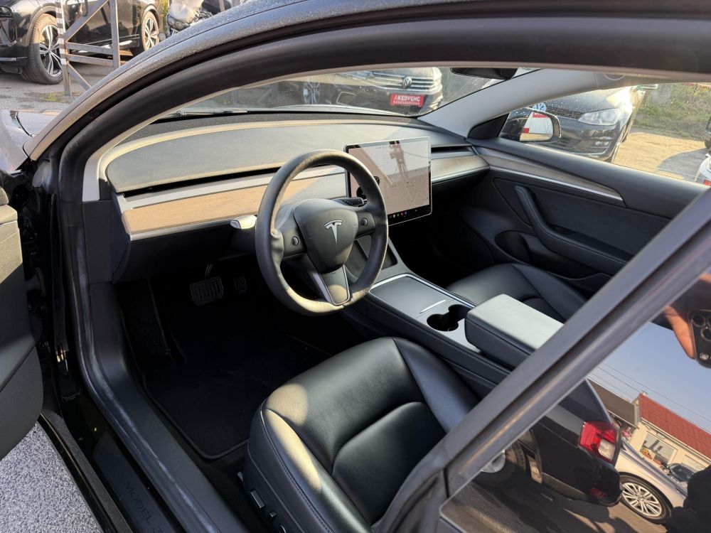 TESLA MODEL 3 Standard Range Plus Aut 139e km. mátrix LED. garanciális. hőszivattyú!