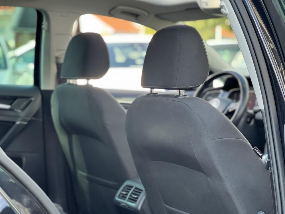 VOLKSWAGEN GOLF VII 2.0 TDI BMT Comfortline DSG 62e km. panorámatető. virtual cockpit. téli-nyári kerék szett!