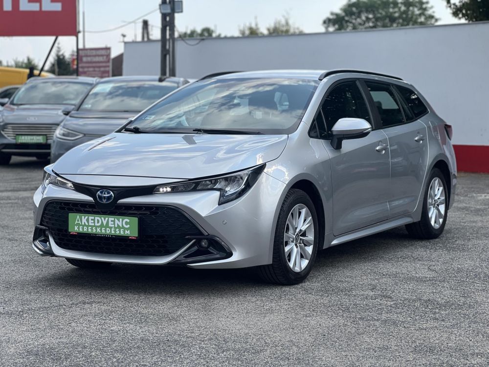 TOYOTA COROLLA Touring Sports 1.8 Hybrid Comfort Style Tech e-CVT M.o.-i. 1.tul. 57e km. végig márkaszervizelt!
