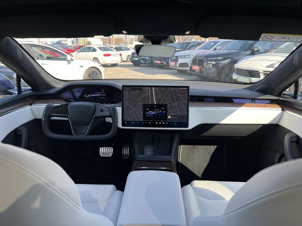 TESLA MODEL S Long Range AWD (Automata) Yoke kormány. Fehér belső. 21 felni. Garanciális
