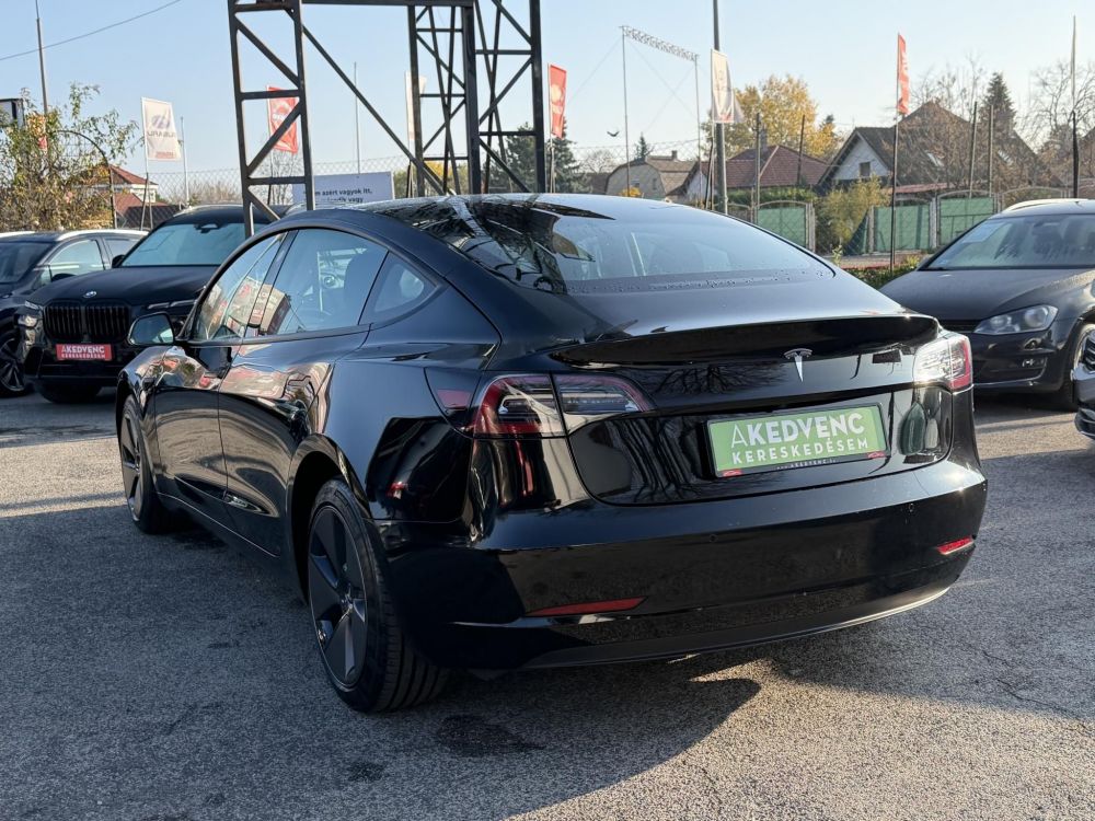 TESLA MODEL 3 Standard Range Plus Aut 139e km. mátrix LED. garanciális. hőszivattyú!