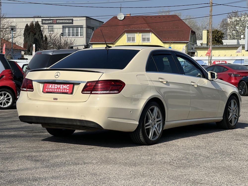 MERCEDES-BENZ E-OSZTÁLY E 200 Avantgarde (Automata) Napfénytető Ülésfűtés F1 váltó Bőr belső A legjobb áron!