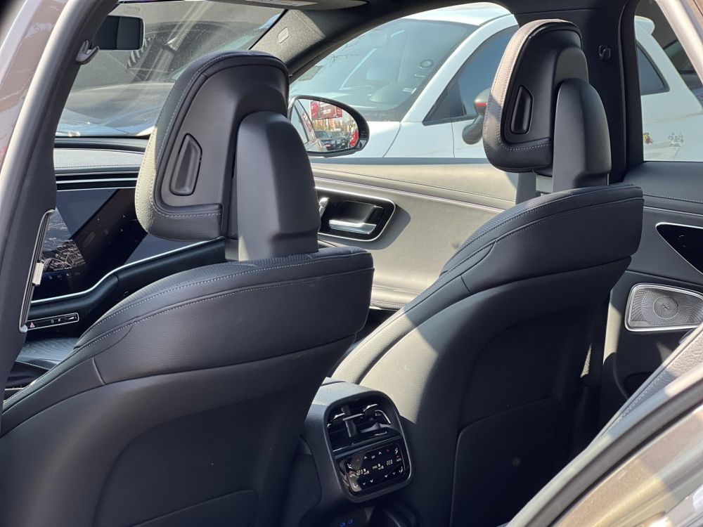 MERCEDES-BENZ E 300 e T 9G-TRONIC Plug-in hybrid AMG. 4D Burmester hifi 3DX2 kijelző Panorámatető Masszázs ülések!