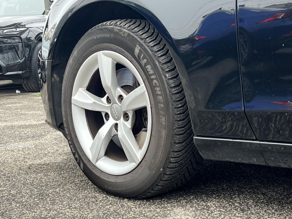 AUDI A4 2.0 TDi Klíma Tempomat Bluetooth 142e km!