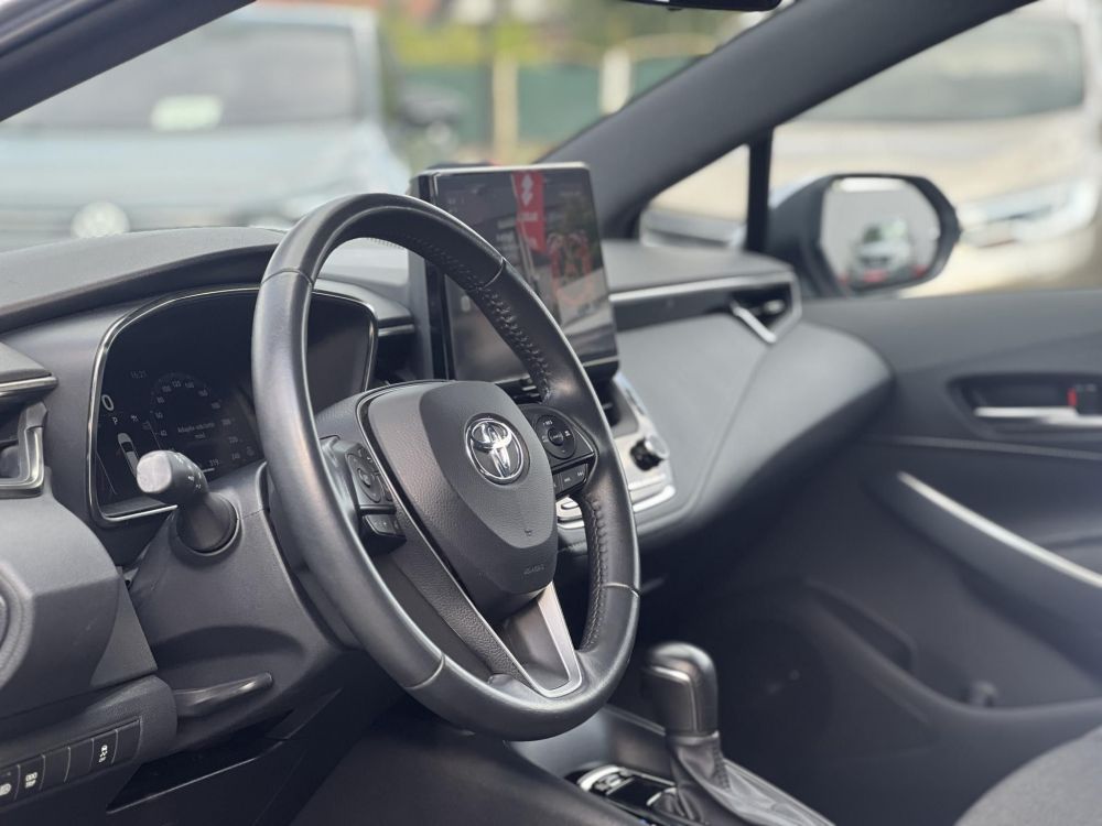 TOYOTA COROLLA Touring Sports 1.8 Hybrid Comfort Style Tech e-CVT M.o.-i. 1.tul. 57e km. végig márkaszervizelt!