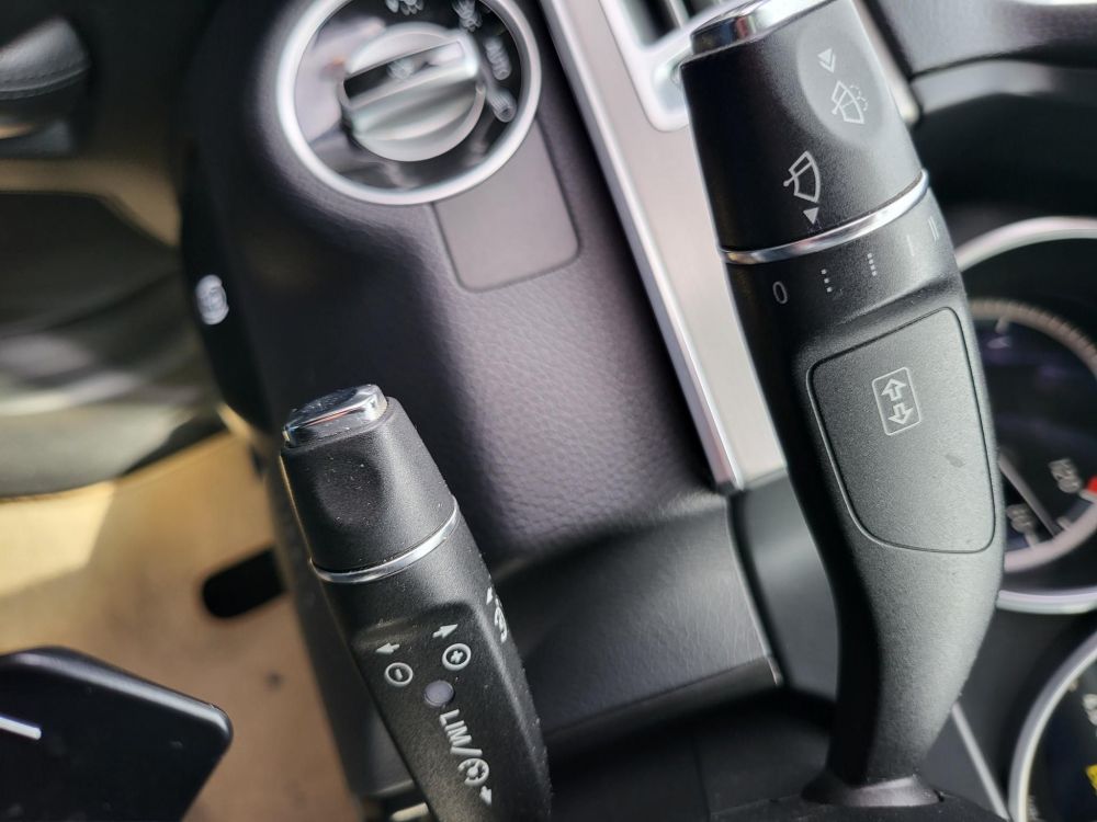 MERCEDES-BENZ E-OSZTÁLY E 200 Avantgarde (Automata) Napfénytető Ülésfűtés F1 váltó Bőr belső A legjobb áron!