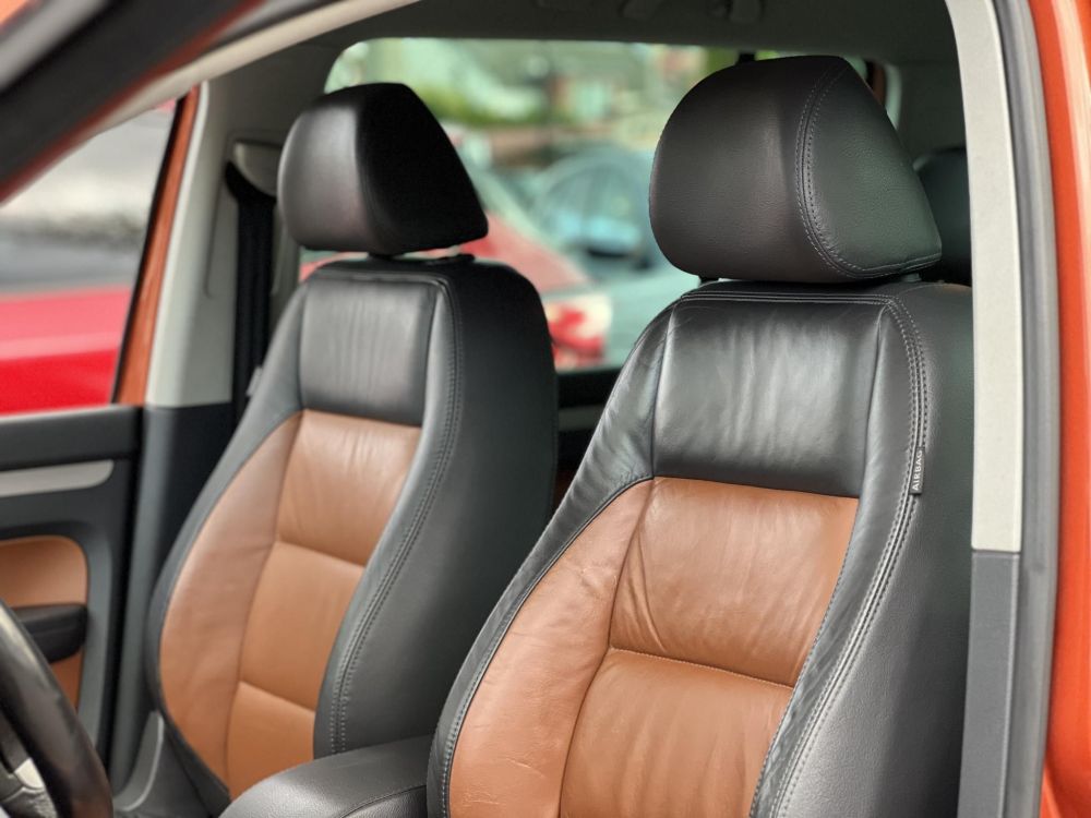 VOLKSWAGEN TOURAN Cross1.4 TSi 7 személyes Highline Bőr belső. Tempomat Vonóhorog Szervízel!t