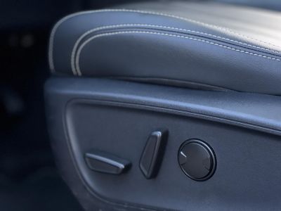 FORD KUGA 2.5 PHEV Vignale CVT panoráma tető. végig vezetett szervizkönyv