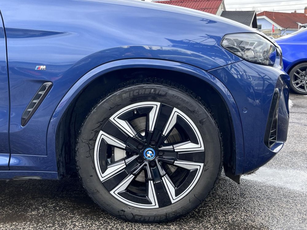 BMW IX3 73,9kWh M-sport Carplay Panoráma tető! ÁFÁS-ÁR!