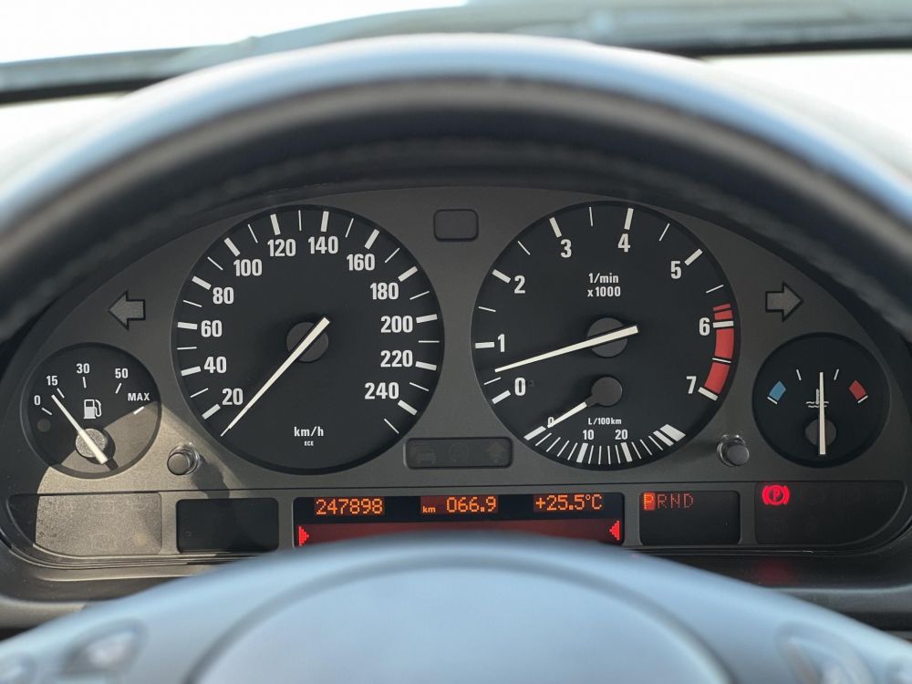 BMW 540i (Automata) Rozsdamentes. frissen szervizelt. végig vezetett szervizkönyv!