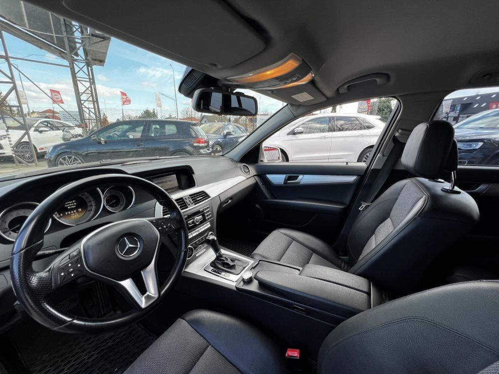 MERCEDES-BENZ C 250 T BlueEFFICIENCY Avantgarde (Automata) FACELIFT. Teljes szerviztörténet. vezérlés cserélve!