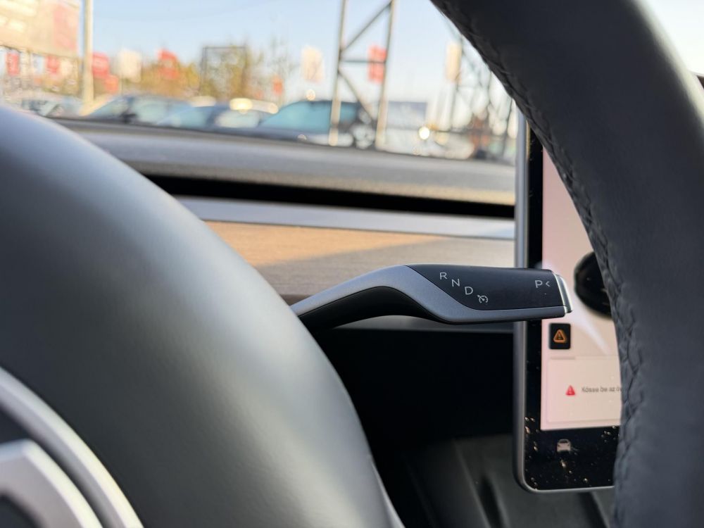 TESLA MODEL 3 Standard Range Plus Aut 139e km. mátrix LED. garanciális. hőszivattyú!