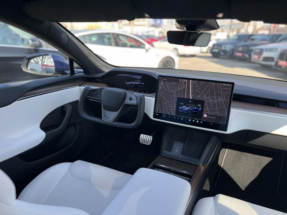 TESLA MODEL S Long Range AWD (Automata) Yoke kormány. Fehér belső. 21 felni. Garanciális