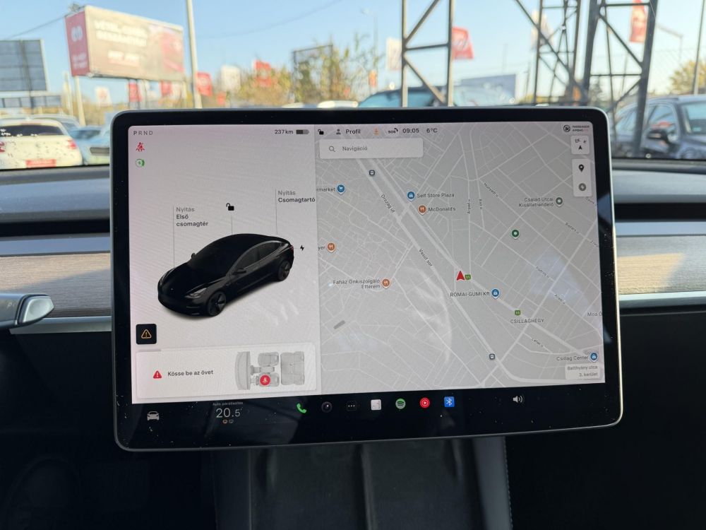 TESLA MODEL 3 Standard Range Plus Aut 139e km. mátrix LED. garanciális. hőszivattyú!