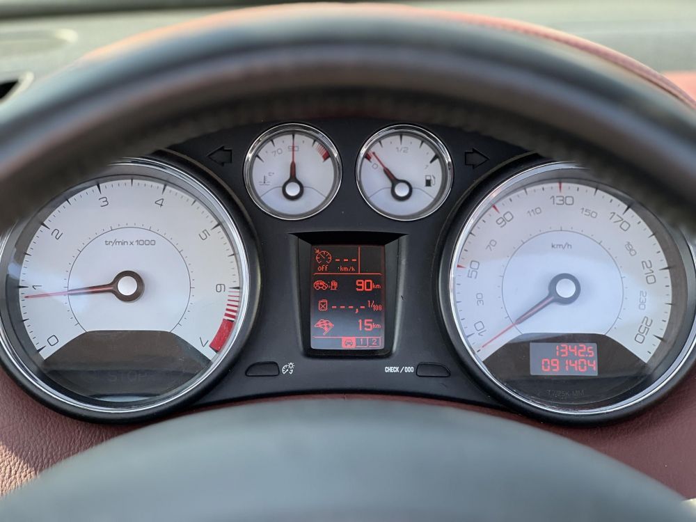 PEUGEOT 308 CC 1.6 THP Premium Pack 91e km. Magyarországi. memóriás ülés. ülésfűtés. barna bőr. vezérlés cserélve!