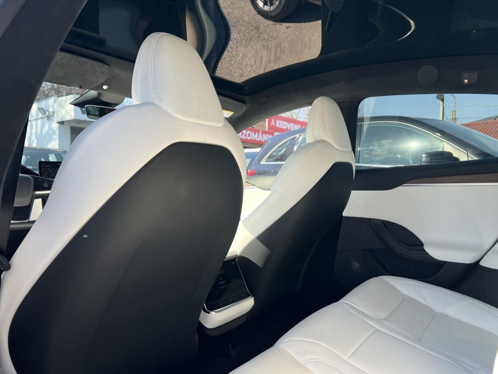 TESLA MODEL S Long Range AWD (Automata) Yoke kormány. Fehér belső. 21 felni. Garanciális