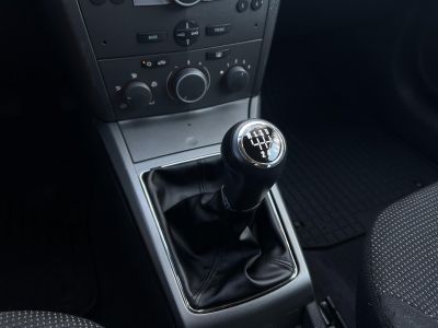 OPEL ASTRA H 1.4 GTC Cosmo M.o.-i. 1.tul. 113e km. 4 évszakos gumik!