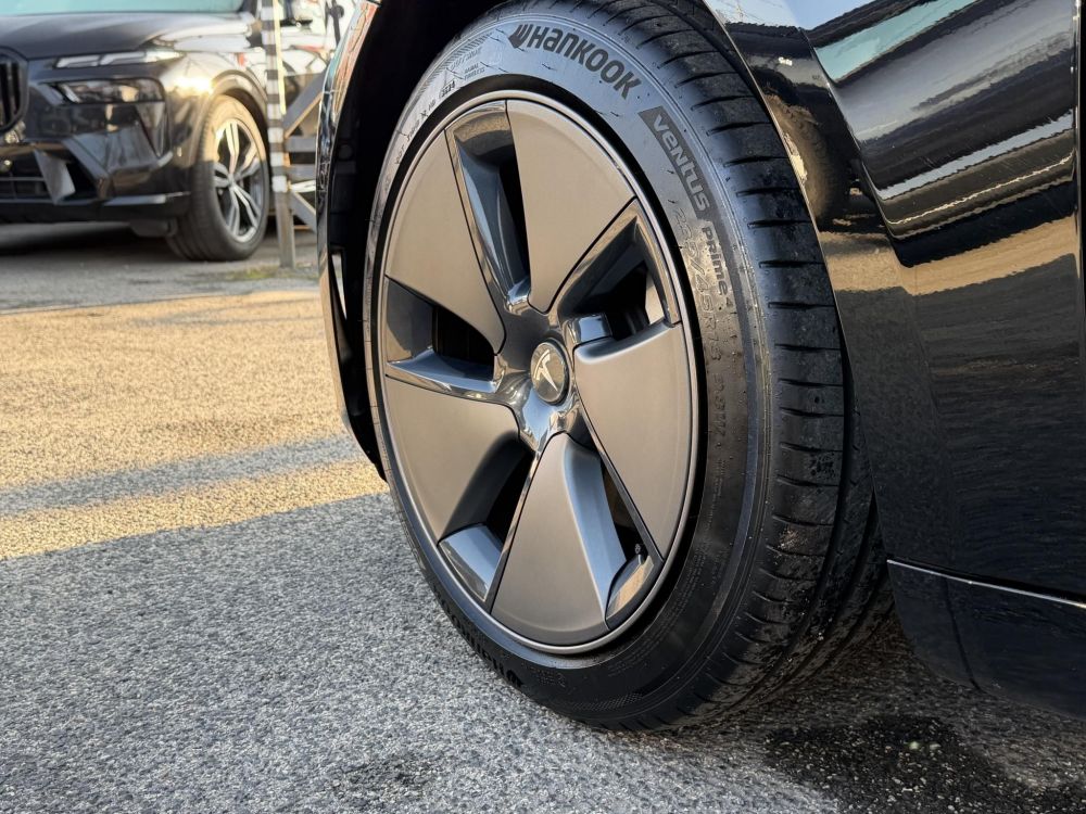 TESLA MODEL 3 Standard Range Plus Aut 139e km. mátrix LED. garanciális. hőszivattyú!