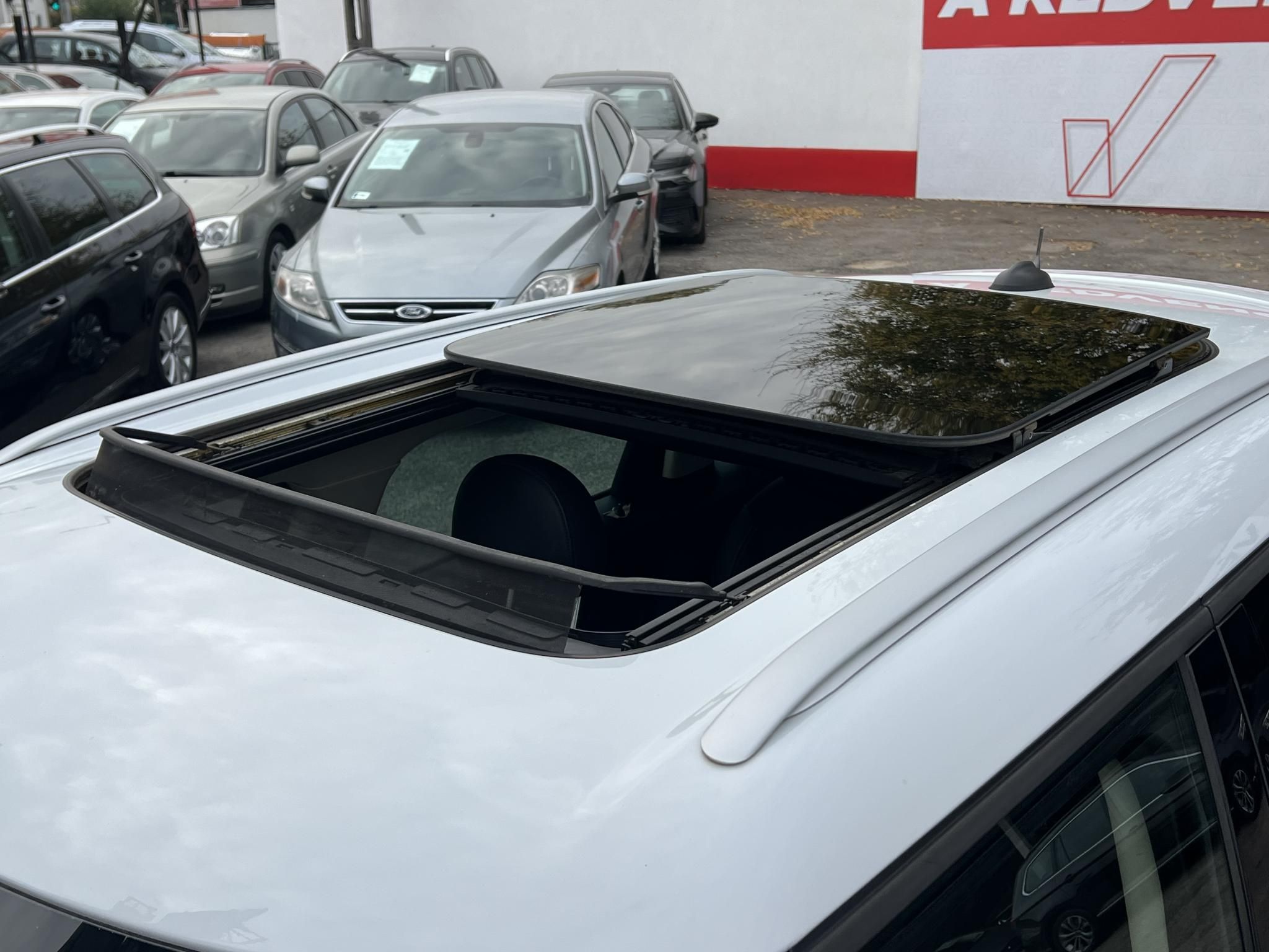 MINI COUNTRYMAN Cooper1.6 S ALL4 (Automata) Magyarországi Xenon Panorámatető Ülésfűtés Tempomat Kormányváltó