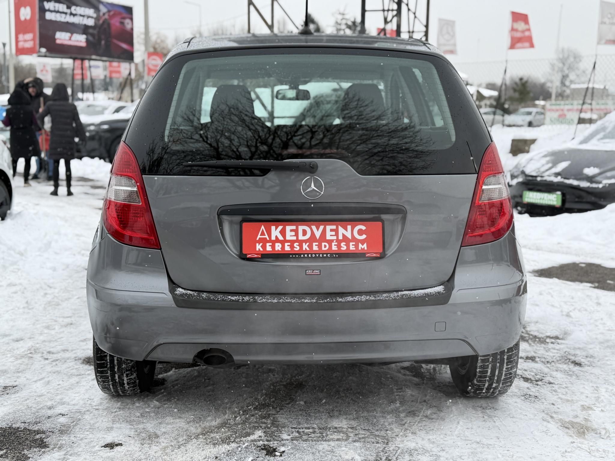 MERCEDES-BENZ A 180 BlueEFFICIENCY Elegance EURO5 156e km. megkímélt állapot. klíma ülésfűtés 2 gyári kulcs