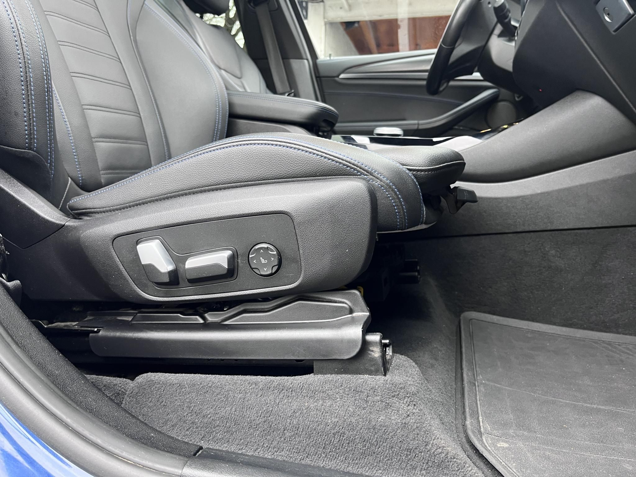 BMW IX3 73,9kWh M-sport Carplay Panoráma tető! ÁFÁS-ÁR!