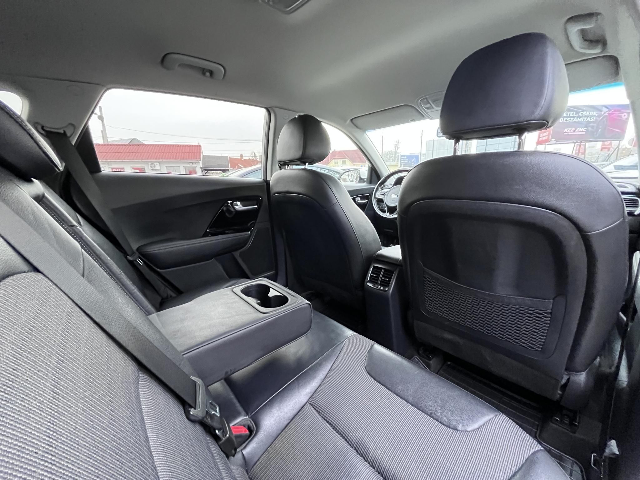 KIA NIRO PHEV 1.6 GDI LX DCT Sávtartó Carplay Tempomat Navi!