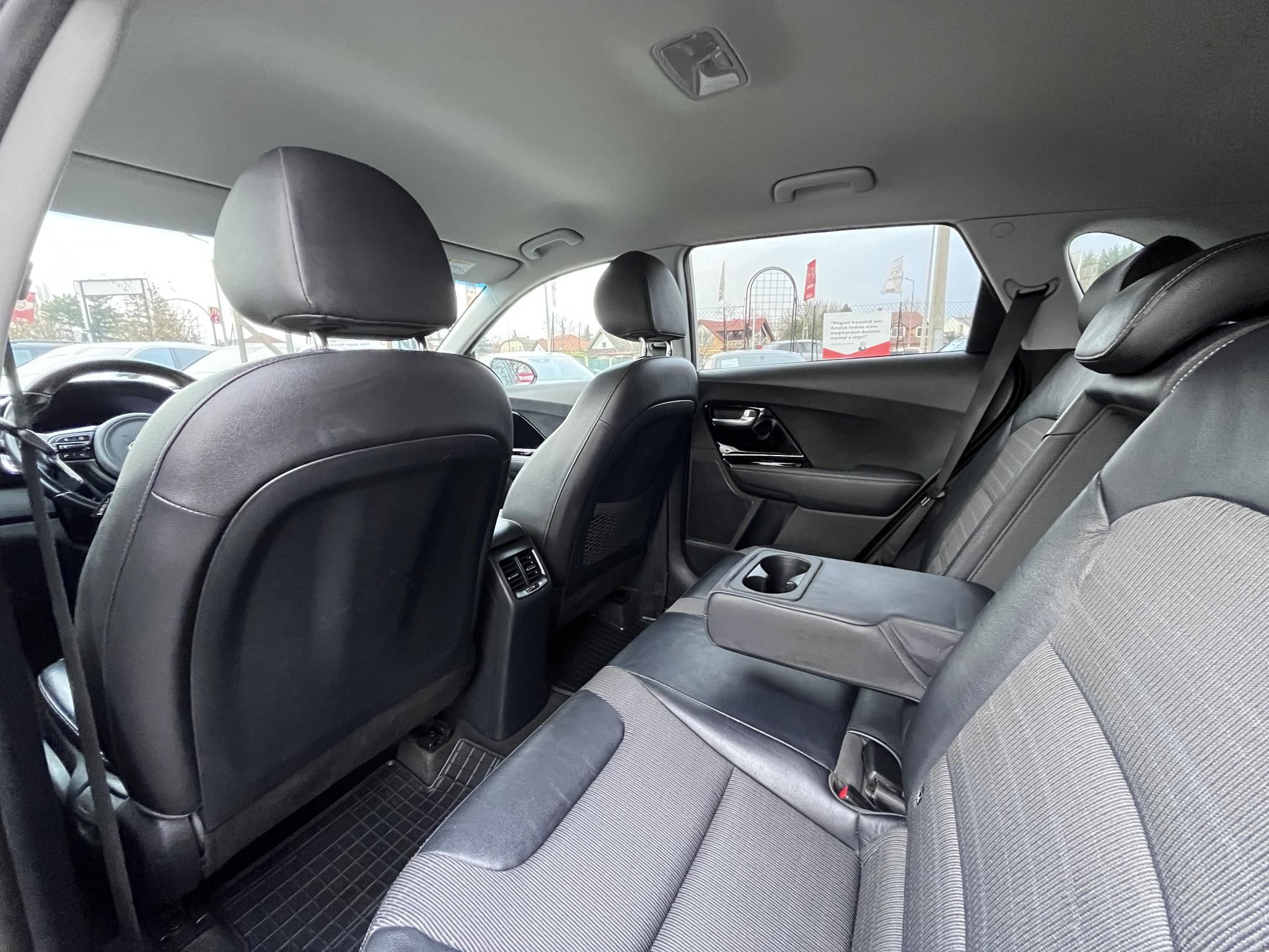 KIA NIRO PHEV 1.6 GDI LX DCT Sávtartó Carplay Tempomat Navi!