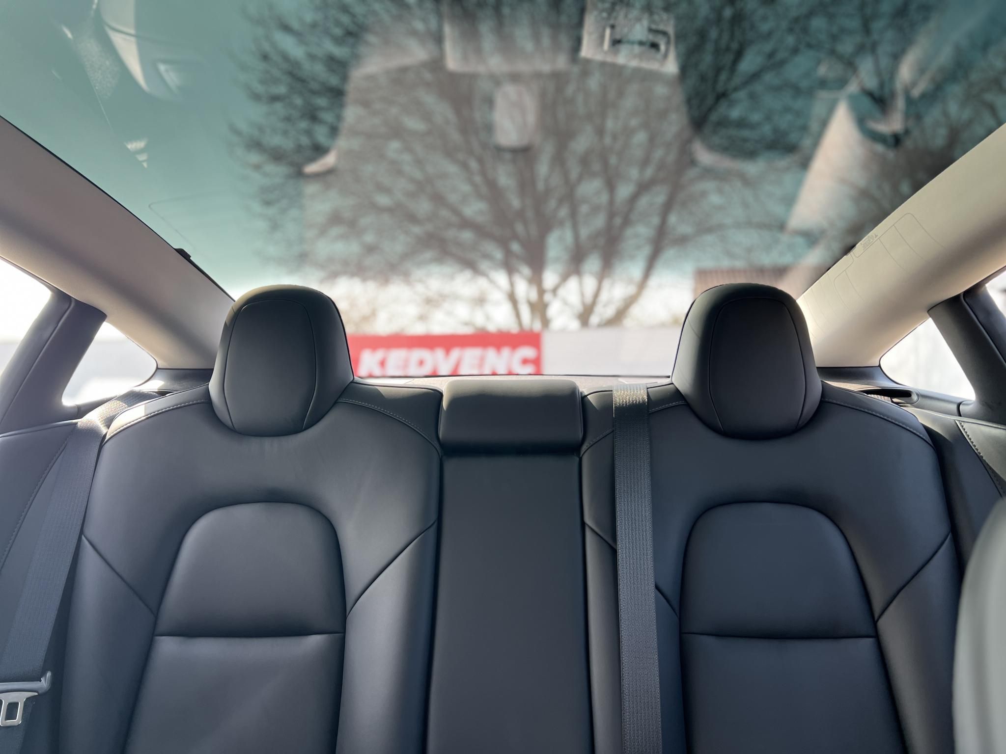 TESLA MODEL 3 Long Range AWD (Automata) 50e km. hőszivattyú. téli-nyári kerékszett