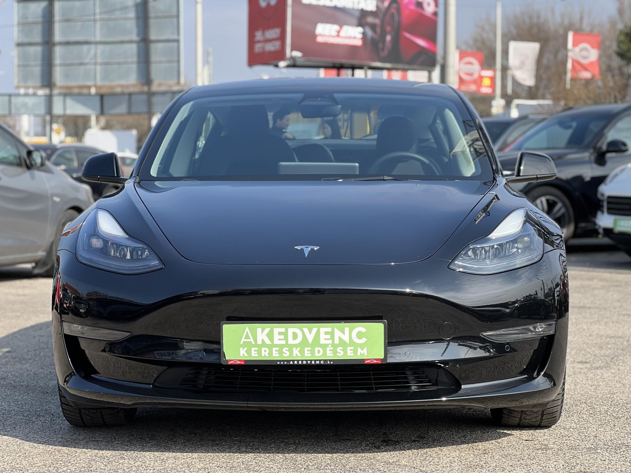 TESLA MODEL 3 Long Range AWD (Automata) 50e km. hőszivattyú. téli-nyári kerékszett