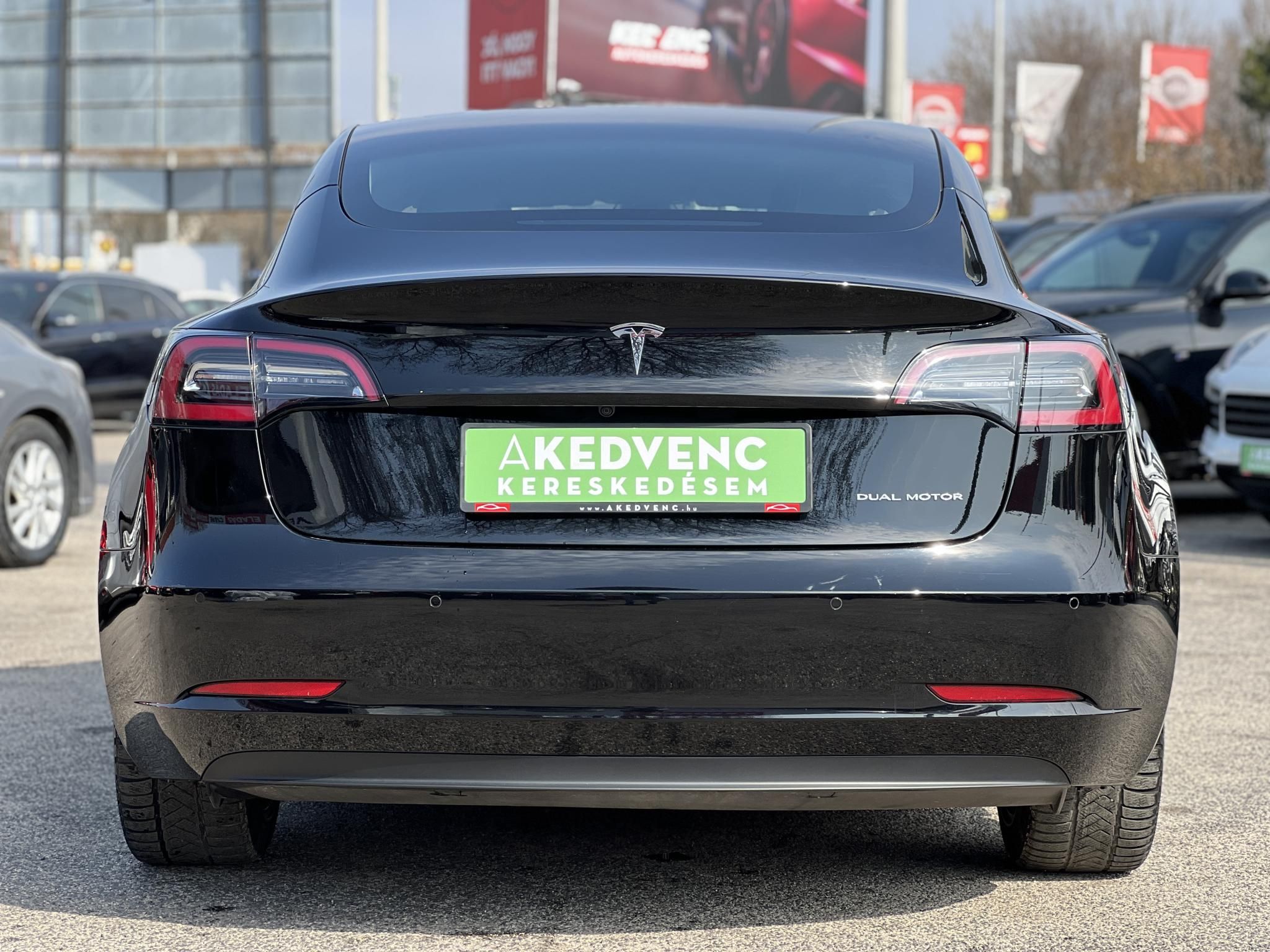 TESLA MODEL 3 Long Range AWD (Automata) 50e km. hőszivattyú. téli-nyári kerékszett