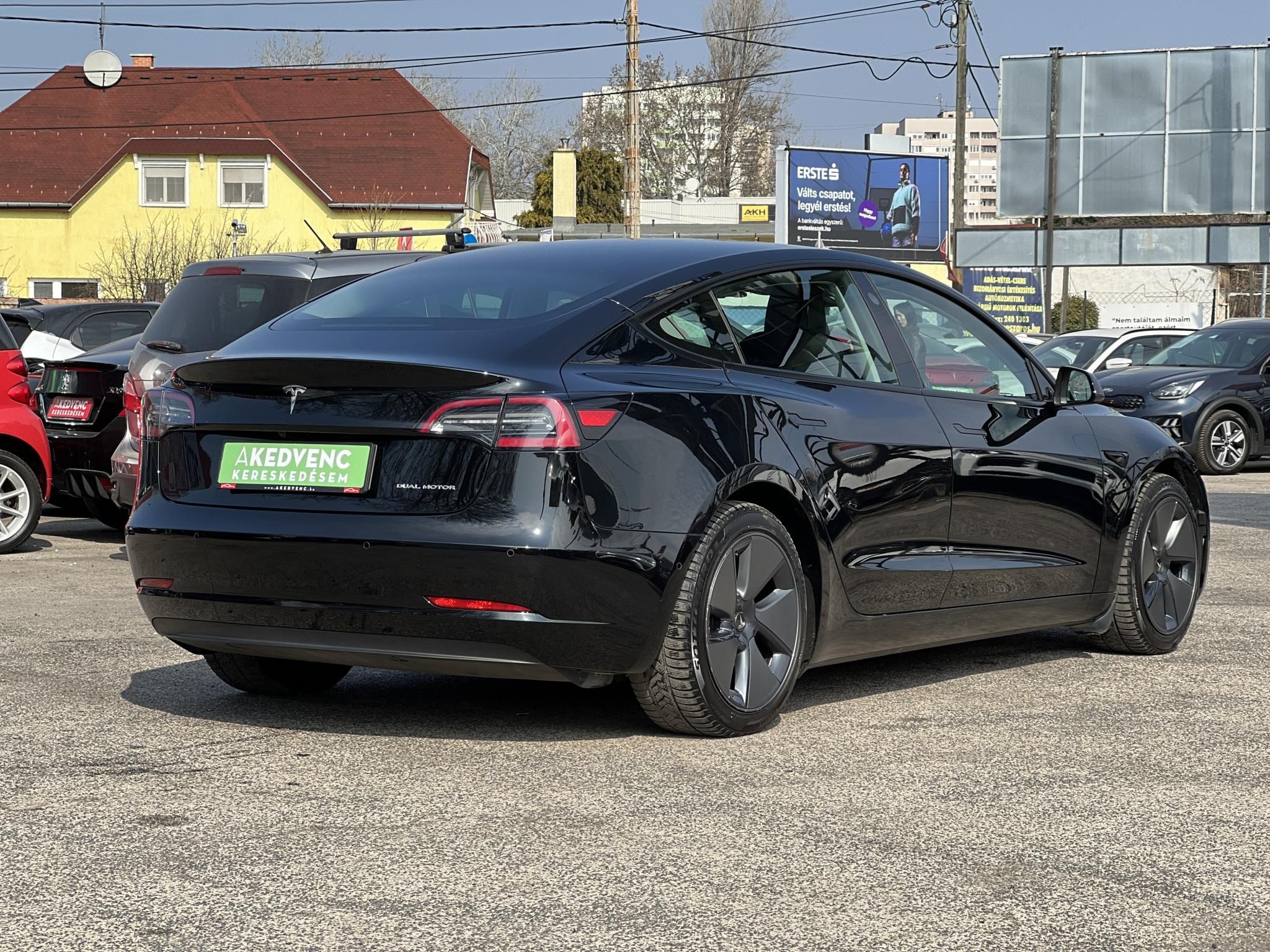 TESLA MODEL 3 Long Range AWD (Automata) 50e km. hőszivattyú. téli-nyári kerékszett