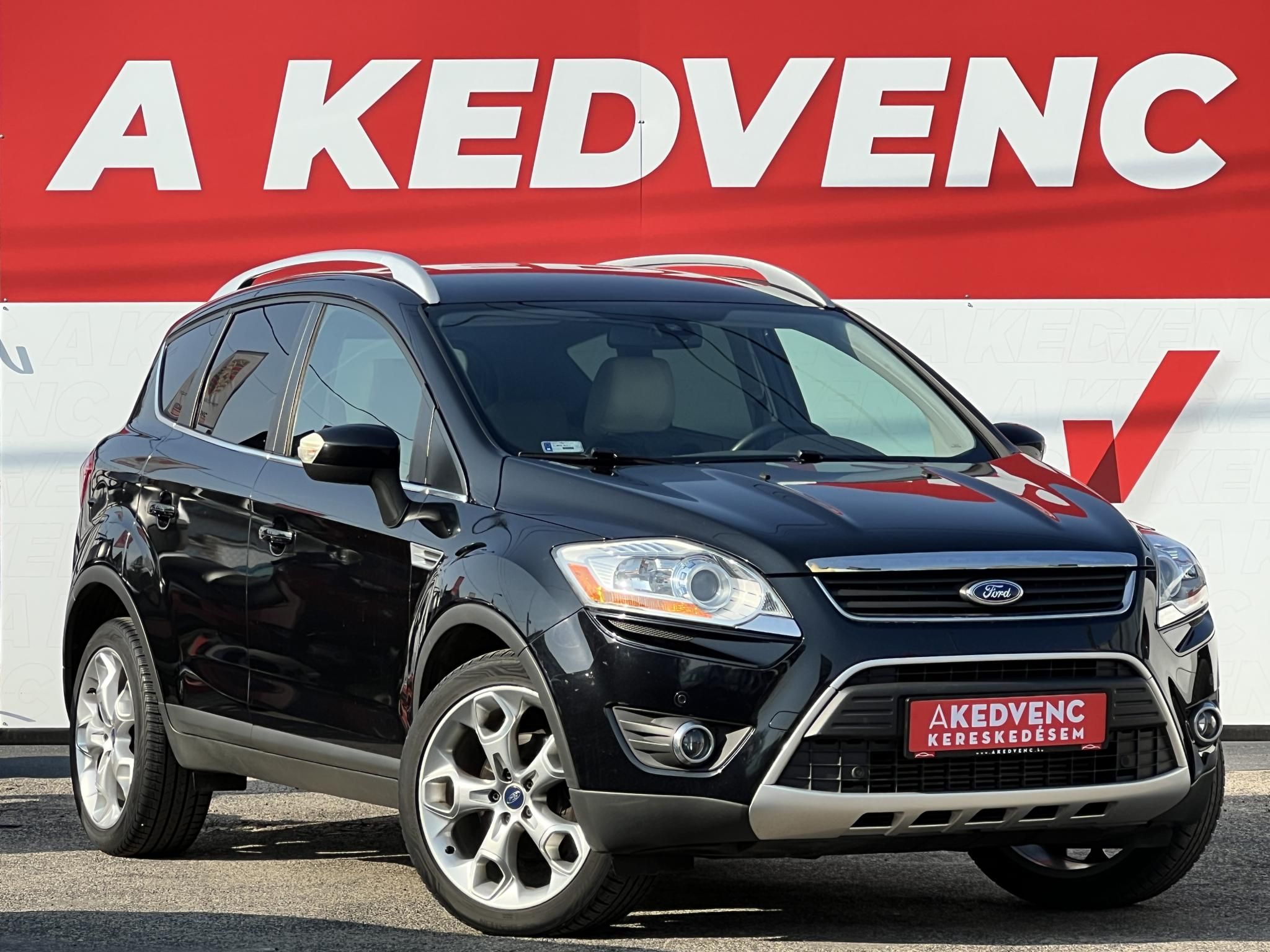 FORD KUGA 2.5T Titanium Individual 4WD (Automata) Magyarországi. 4 évszakos gumik. világos belső. vezérlés cserélve!