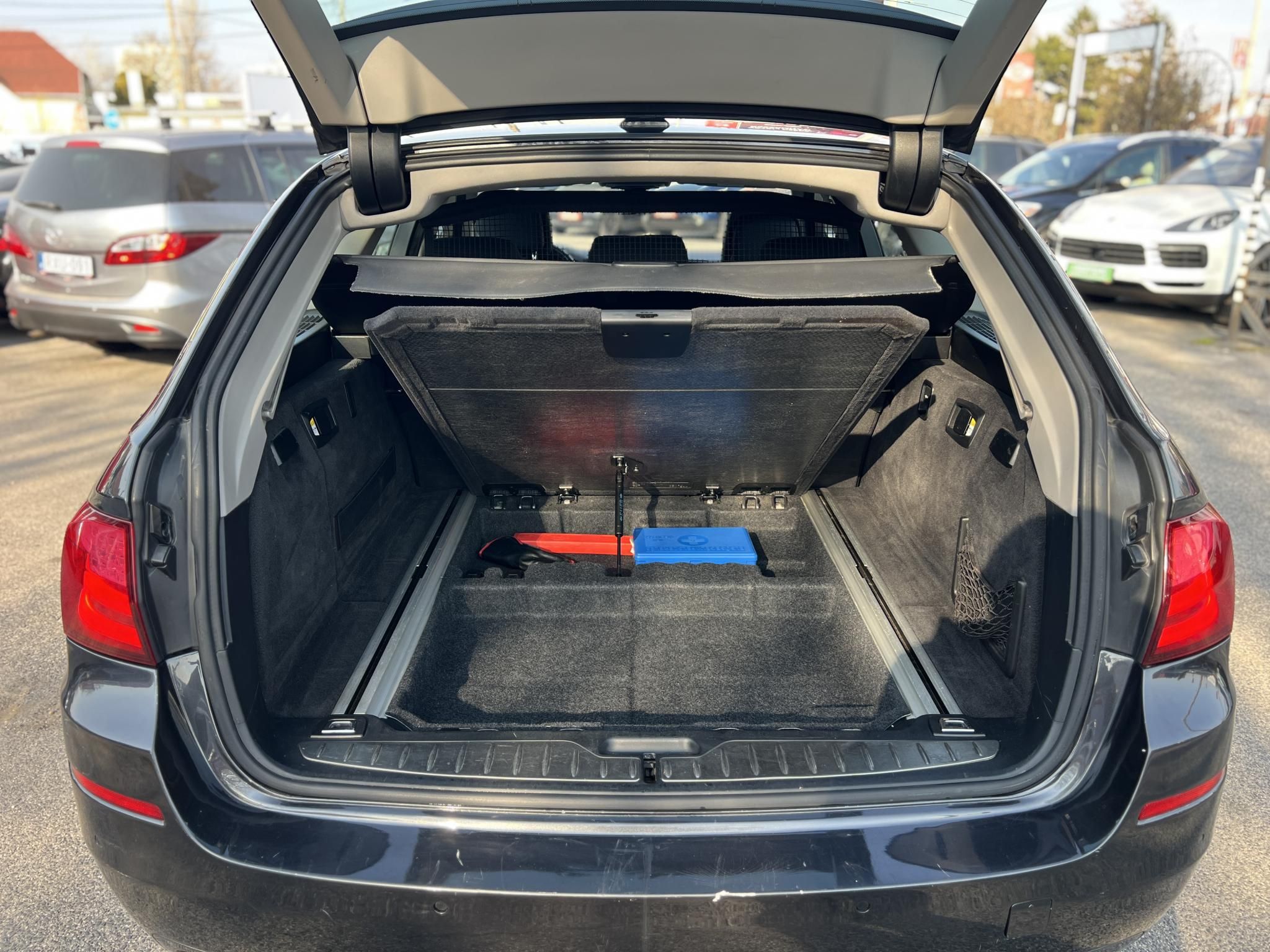 BMW 520d Touring (Automata) Tempomat Ülésfűtés Bluetooth Manuál 6 A LEGJOBB ÁRON!