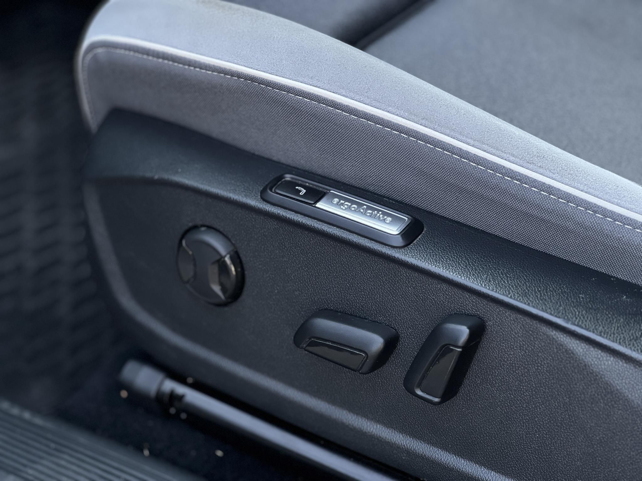 VOLKSWAGEN ID.3 77kWh PRO S HEAD-UP DISPLAY. IQ LIGHT. CARPLAY. MASSZÁZS. 500KM HATÓTÁV