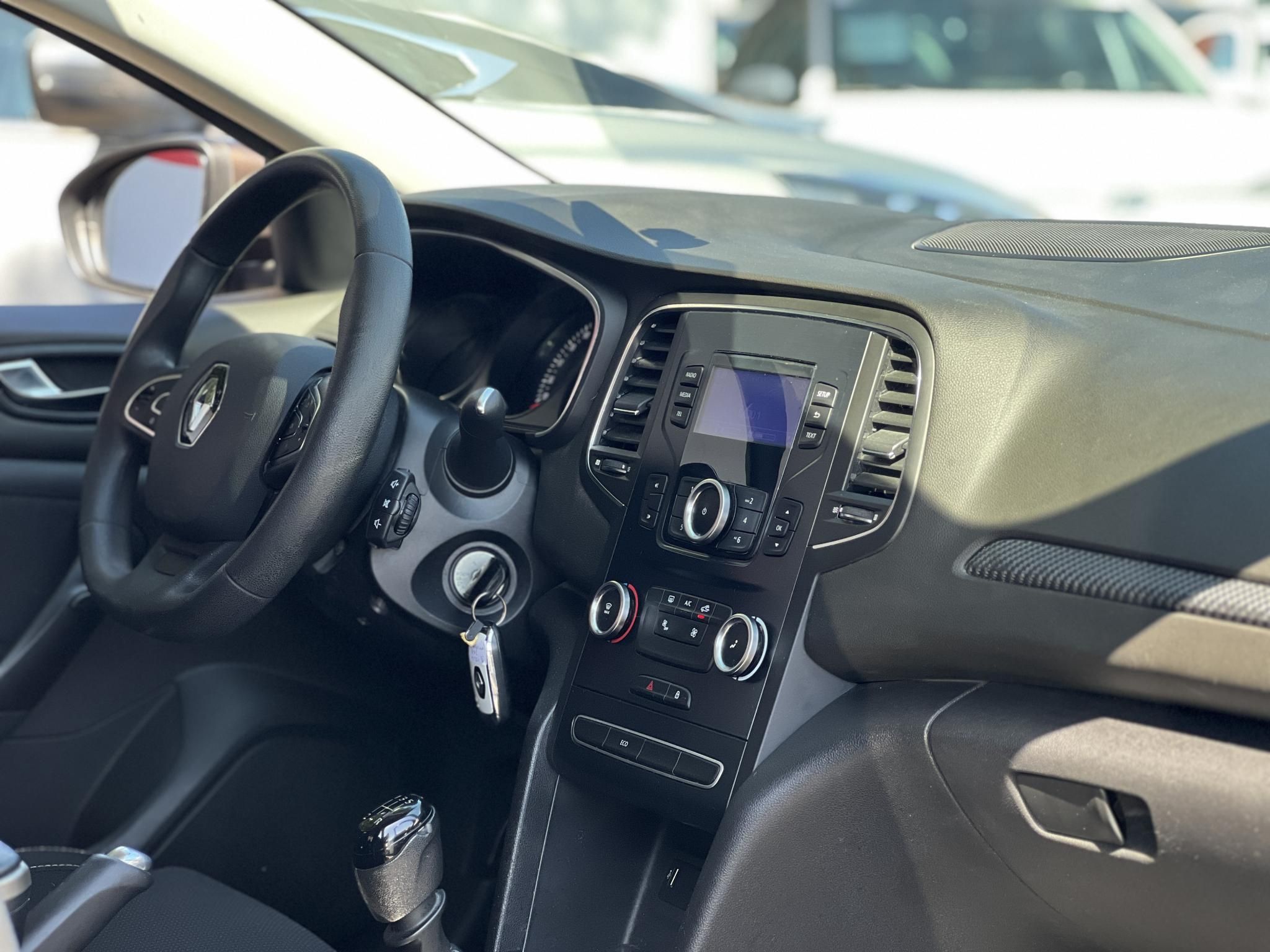 RENAULT MEGANE GrandCoupé 1.6 SCe Limited Magyarország 106e km Gyári fényezés Márkaszervizelt!