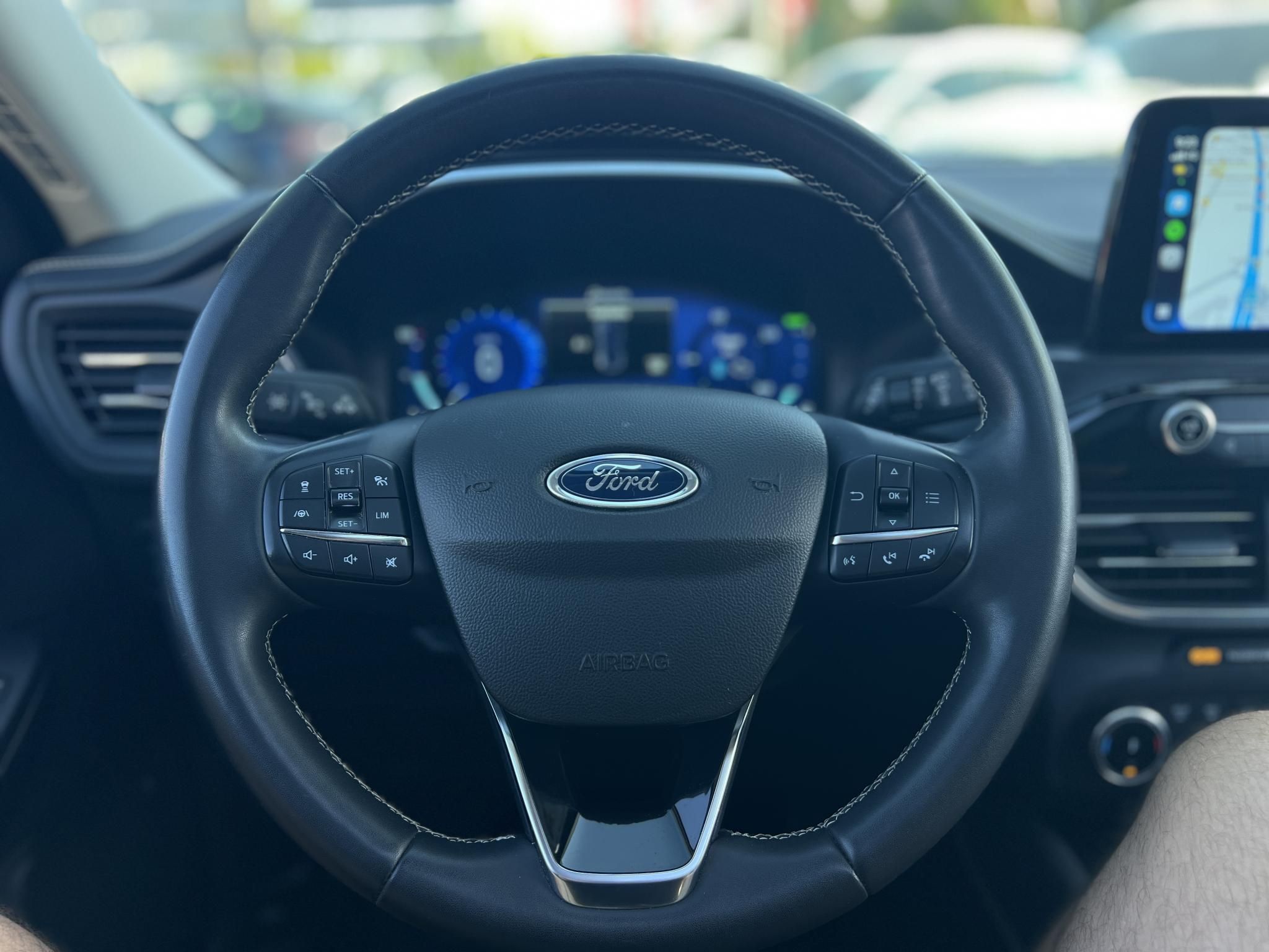 FORD KUGA 2.5 PHEV Vignale CVT panoráma tető. végig vezetett szervizkönyv
