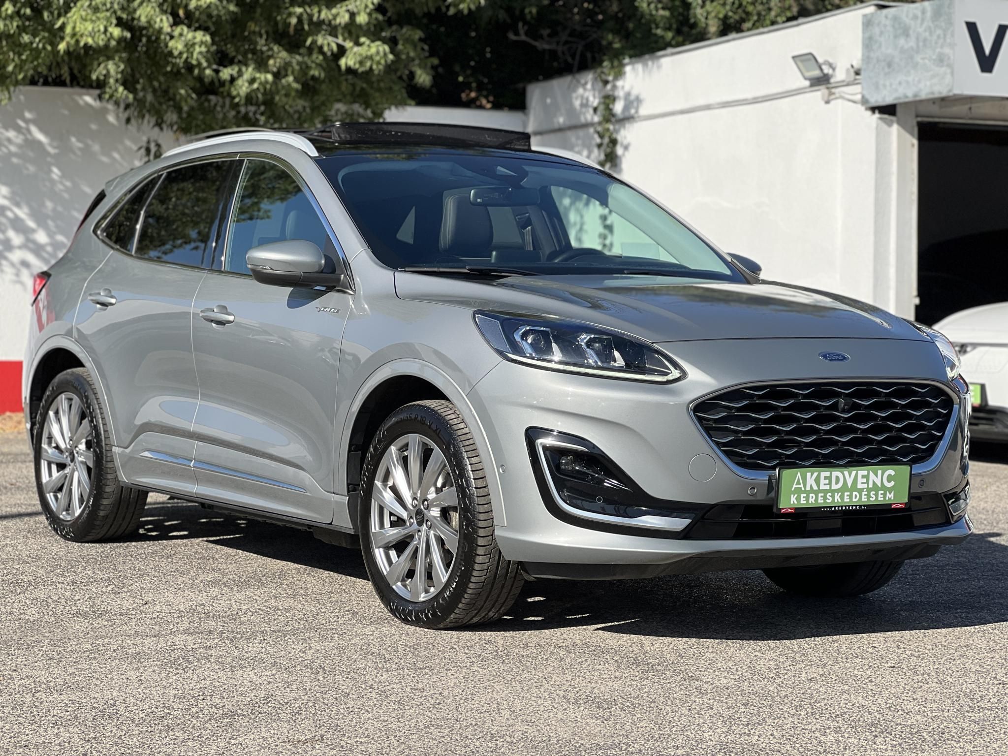 FORD KUGA 2.5 PHEV Vignale CVT panoráma tető. végig vezetett szervizkönyv