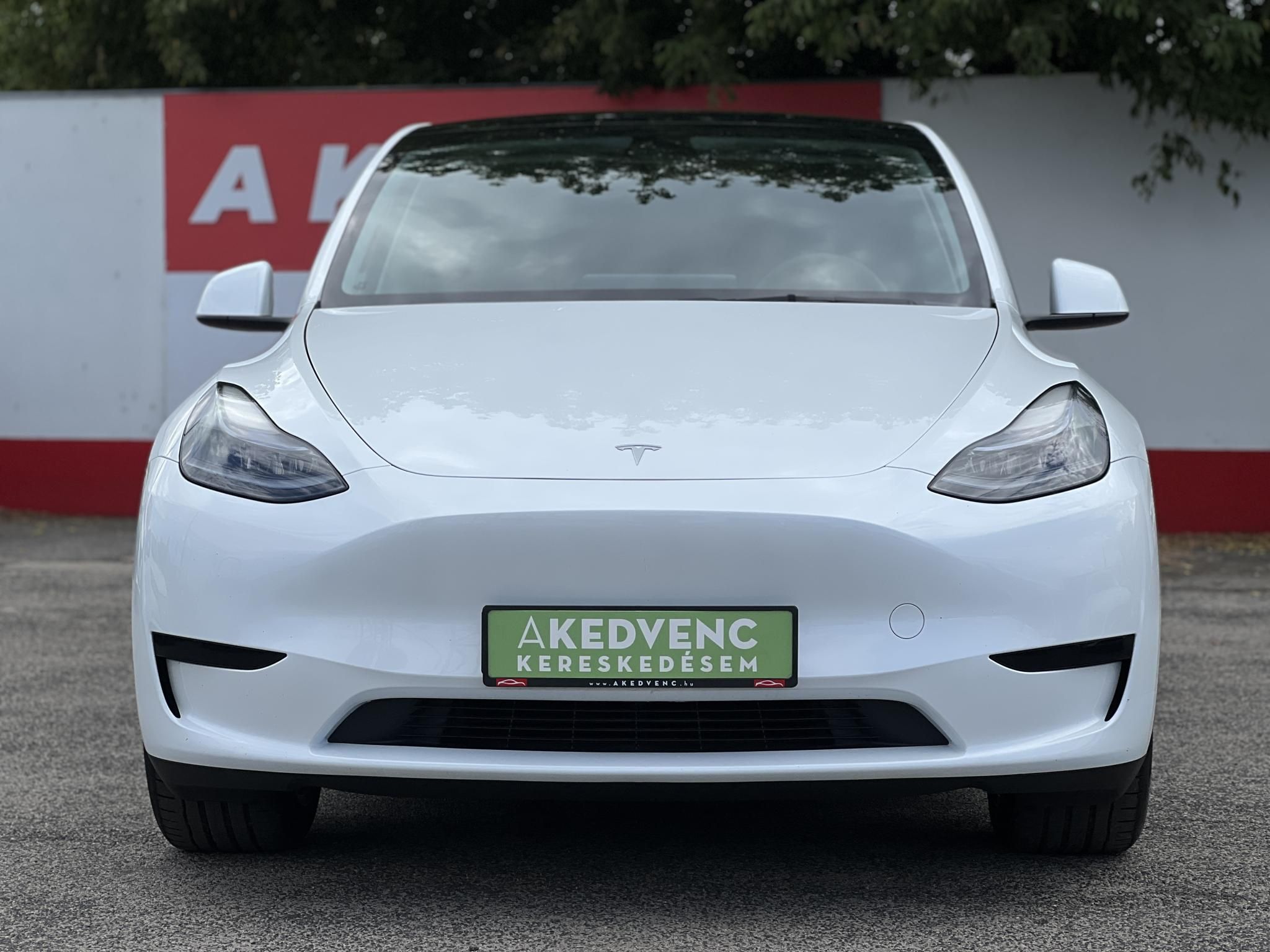 TESLA MODEL Y RWD (Automata) 87e km. Ryzen processzor. 2031-ig garanciális. téli-nyári kerékszett!