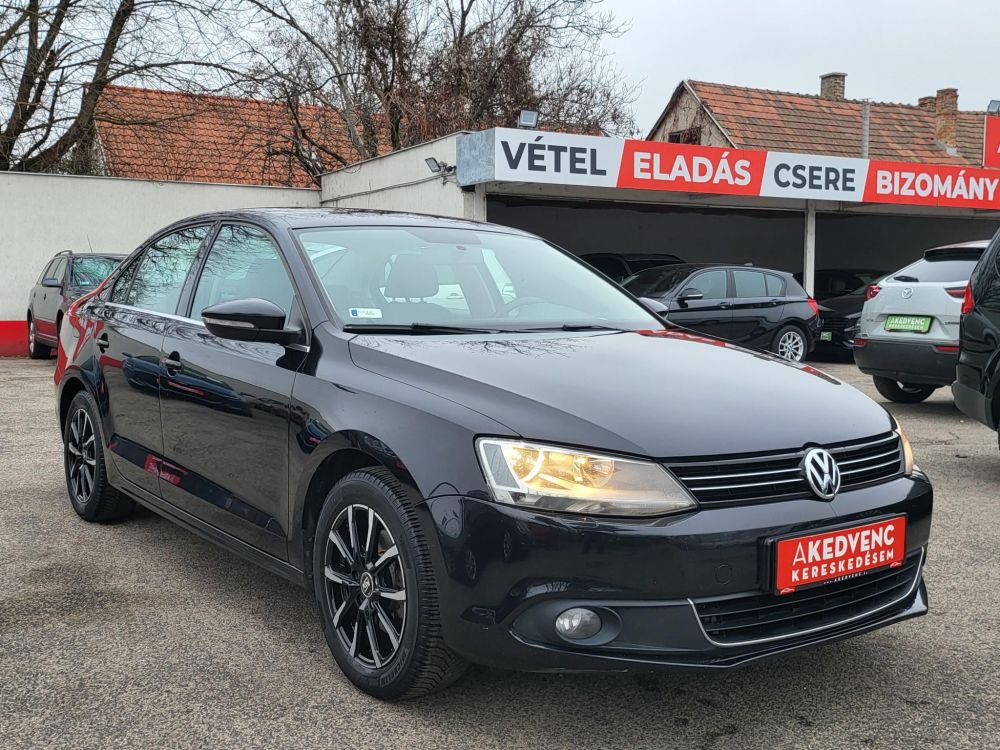 VOLKSWAGEN JETTA 1.4 TSI BMT Highline DSG Magyarországi Tempomat Ülésfűtés Frissen szervizelt!