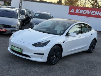 TESLA MODEL 3 Long Range AWD (Automata) 109e km. FEHÉR BELSŐ. garanciális. mátrix LED. hőszivattyú. premium hifi!