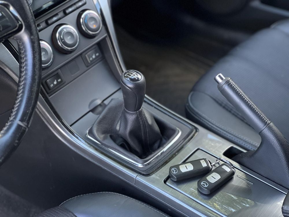 MAZDA 6 Sportkombi 2.5 GTA BOSE hifi. Gyári fényezés. Téli-nyári garnitúra. 1.5T horog!
