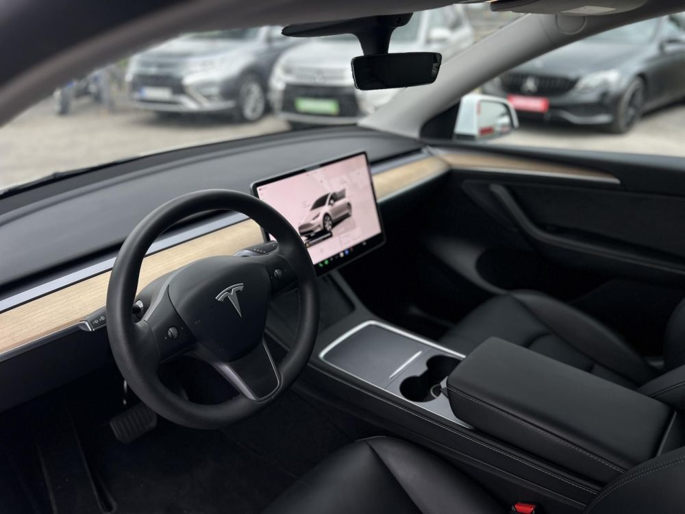 TESLA MODEL Y Long Range AWD (Automata) AMD Ryzen. hőszivattyú. mátrix LED. premium hifi